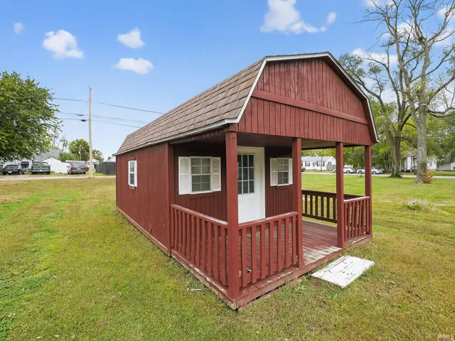 $69,900 | 916 North 13th Street, Vincennes, IN 47591