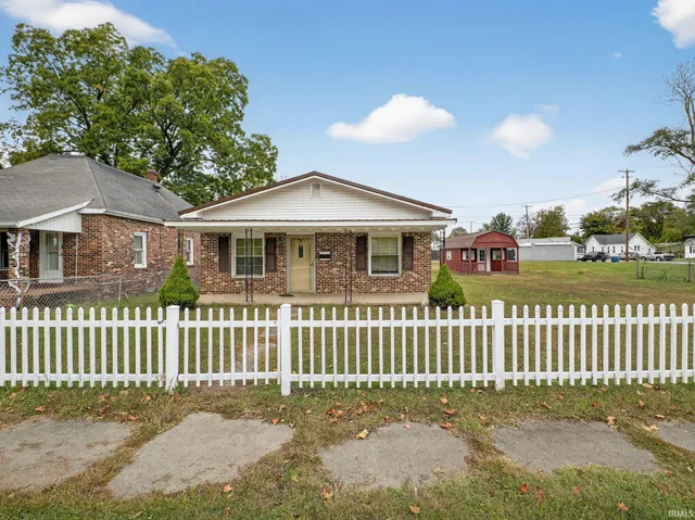 $69,900 | 916 North 13th Street, Vincennes, IN 47591
