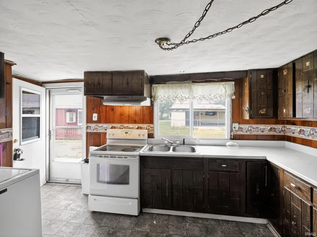 $69,900 | 916 North 13th Street, Vincennes, IN 47591