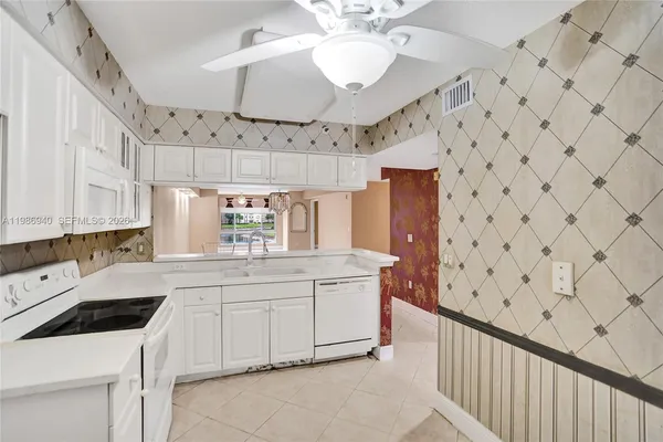 $2,950 | 12547 Imperial Isle Drive, Unit 206, Boynton Beach, FL 33437