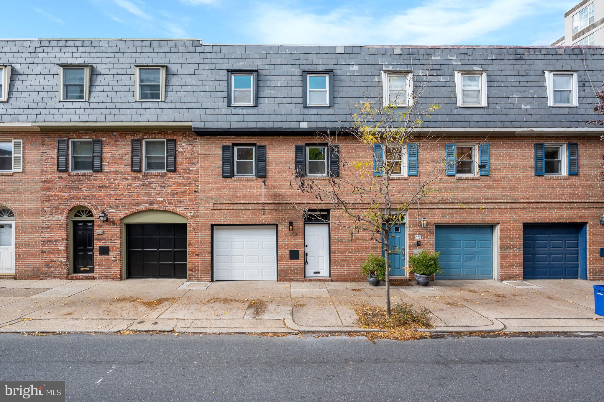 224 South 23rd Street Philadelphia, PA 19103 - Photo 1 of 27