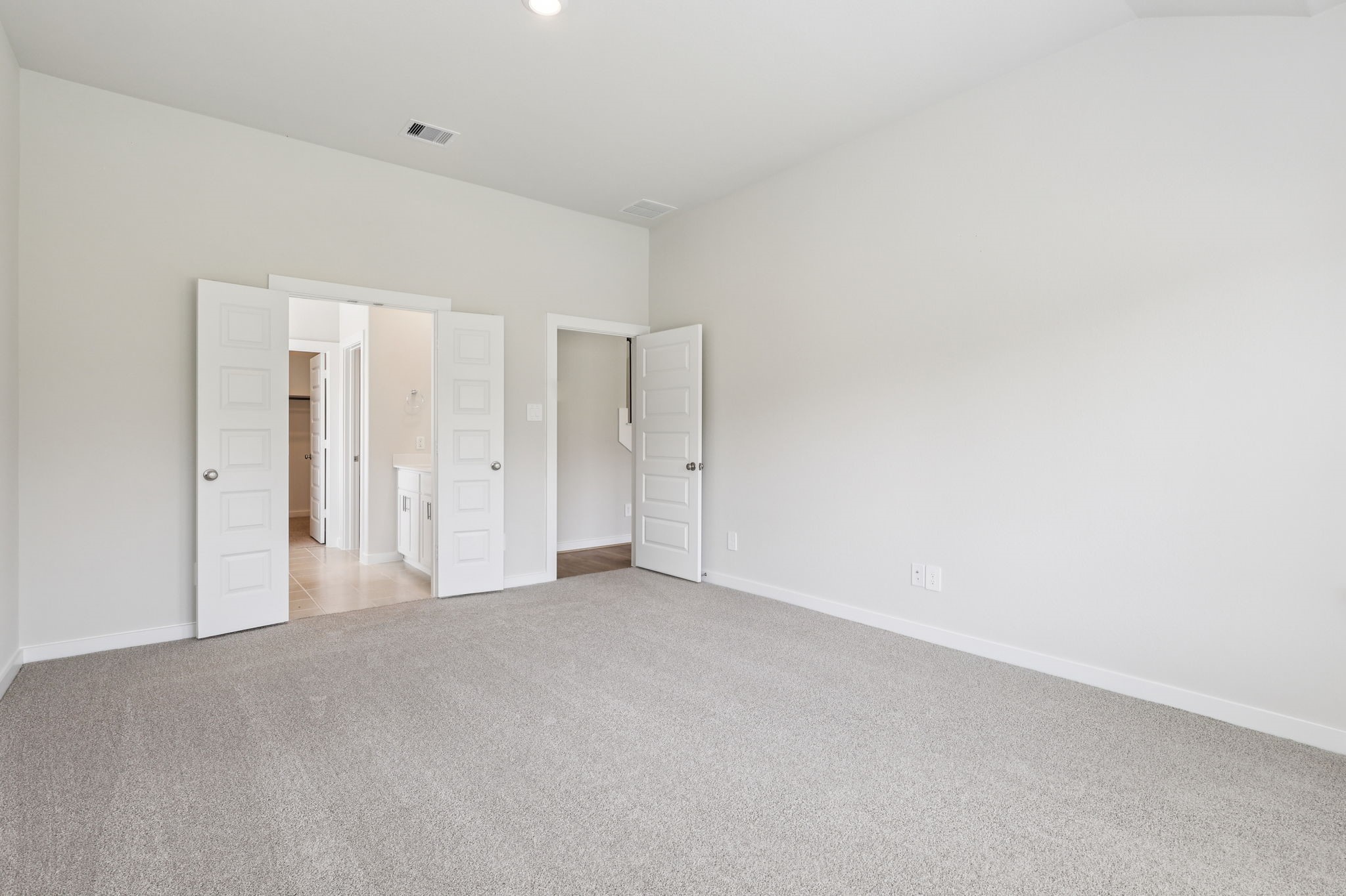 5223 Kingdom Heights Boulevard Rosenberg, TX 77471 - Photo 20 of 41 a view of an empty room