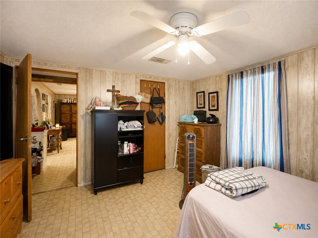 109 South Colorado Street Edna, TX 77957 - Photo 5 of 11