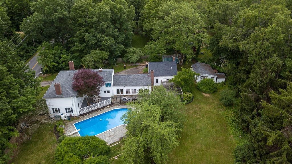 105 Kingston Road Exeter, NH 03833 - Photo 1 of 40