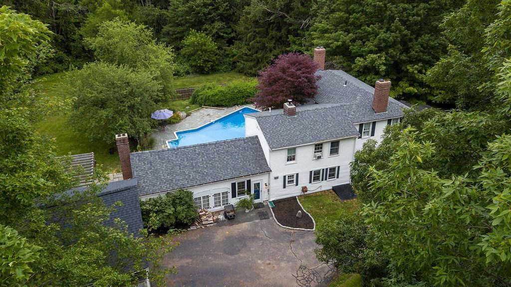 105 Kingston Road Exeter, NH 03833 - Photo 2 of 40
