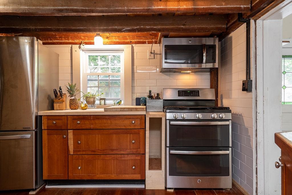 105 Kingston Road Exeter, NH 03833 - Photo 11 of 40