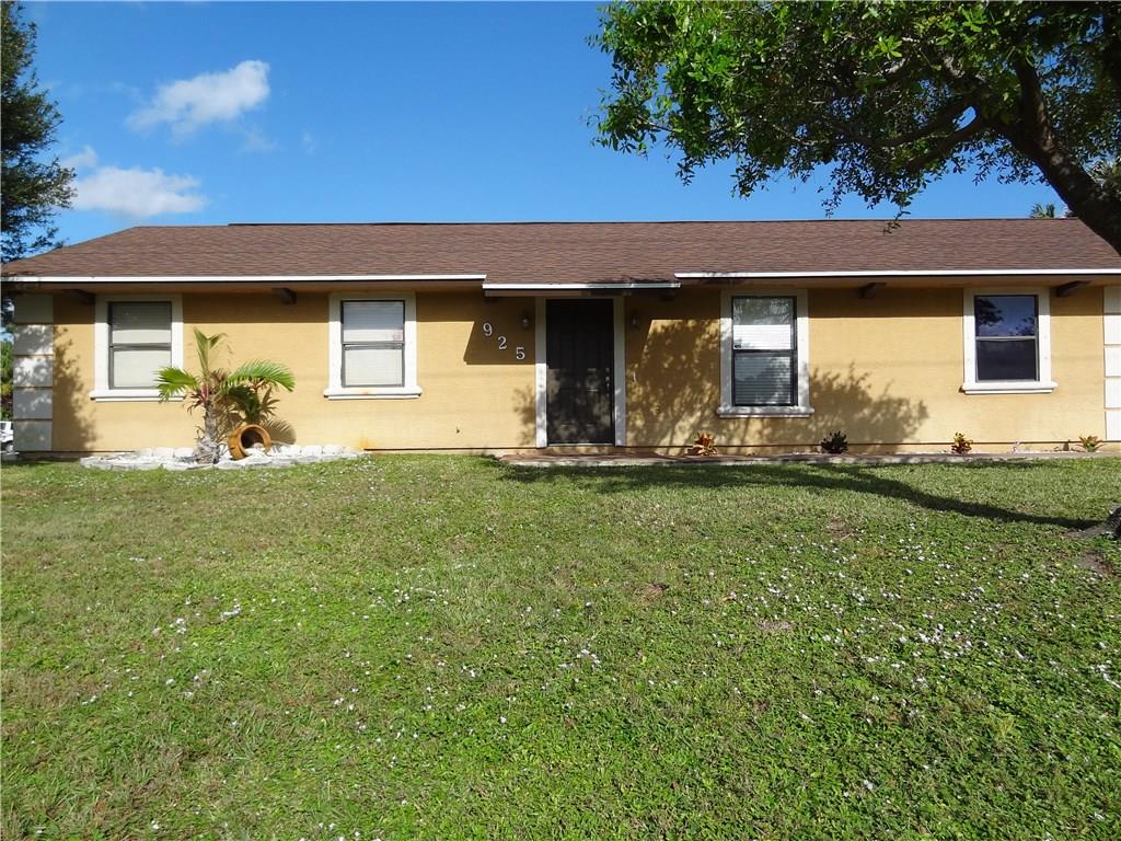 925 Southwest Del Rio Boulevard Port St. Lucie, FL 34953 - Photo 20 of 20 Gallery Image 20