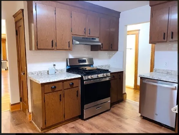 $2,600 | 37 Walnut Avenue, Unit 1, Norwood, MA 02062