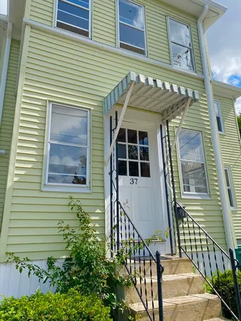 $2,600 | 37 Walnut Avenue, Unit 1, Norwood, MA 02062