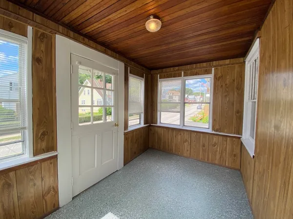 $2,600 | 37 Walnut Avenue, Unit 1, Norwood, MA 02062