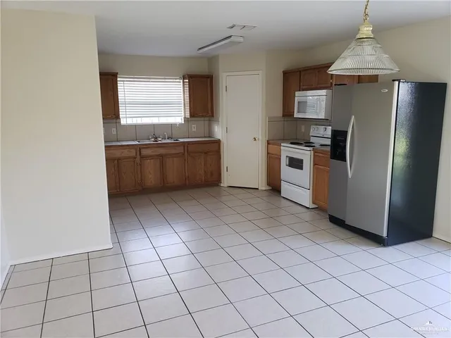$2,195 | 4416 Thunderbird Avenue, McAllen, TX 78504