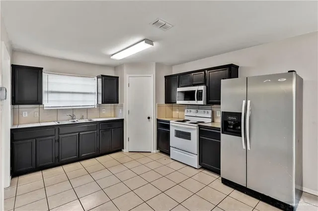 $2,095 | 4416 Thunderbird Avenue, McAllen, TX 78504