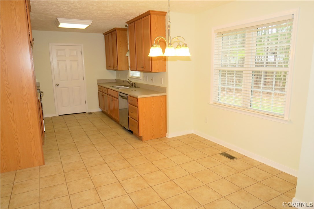 3932 Evelake Road North Chesterfield, VA 23237 - Photo 18 of 26 Gallery Image 18