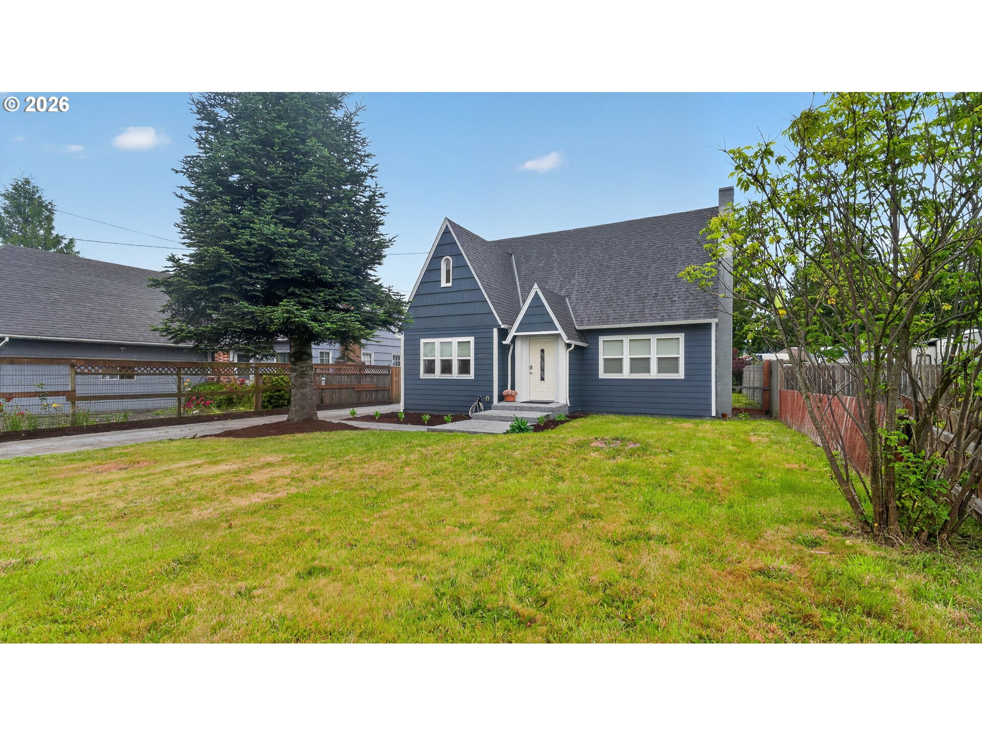 3502 3rd Street Tillamook, OR 97141 - Photo 3 of 30