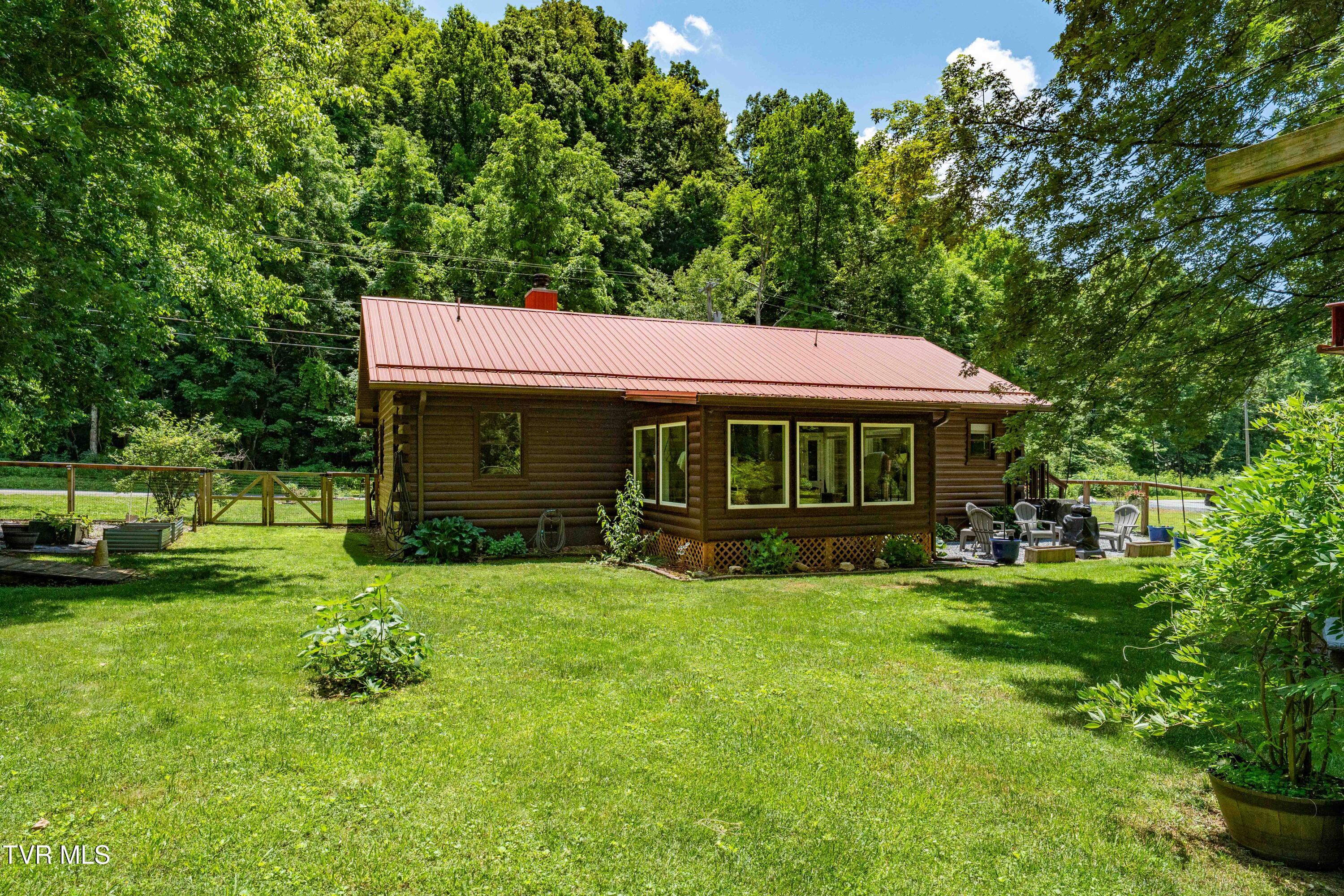 135 Grindstaff Hollow Road Elizabethton, TN 37643 - Photo 78 of 116 135 Grindstaff Hollow (55 of 83)