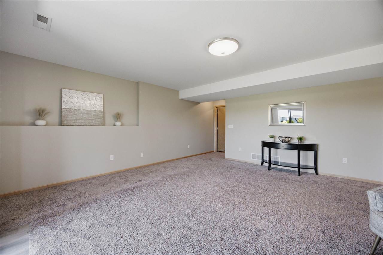 172 South Park Ridge Road North Liberty, IA 52317 - Photo 24 of 34 Gallery Image 24