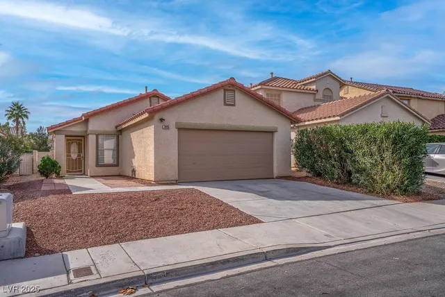 $340,000 | 7925 North Willow Pines Place, Las Vegas, NV 89143