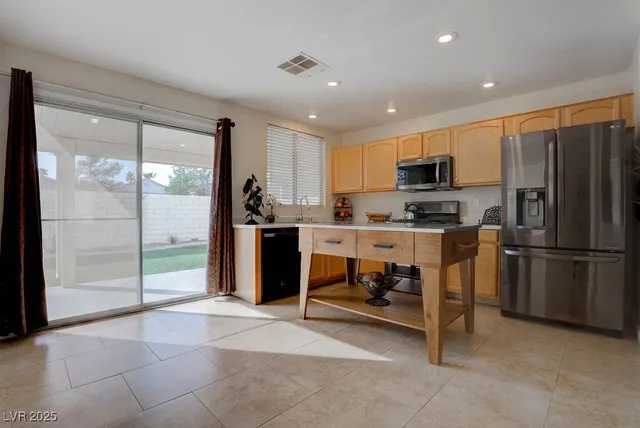 $340,000 | 7925 North Willow Pines Place, Las Vegas, NV 89143