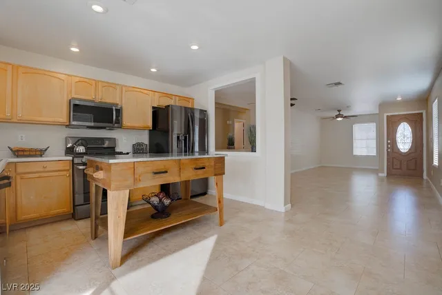 $340,000 | 7925 North Willow Pines Place, Las Vegas, NV 89143