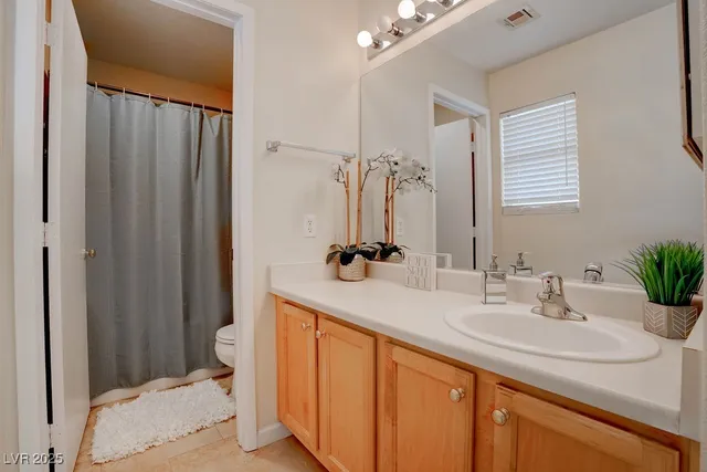 $340,000 | 7925 North Willow Pines Place, Las Vegas, NV 89143