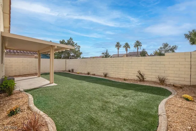 $340,000 | 7925 North Willow Pines Place, Las Vegas, NV 89143