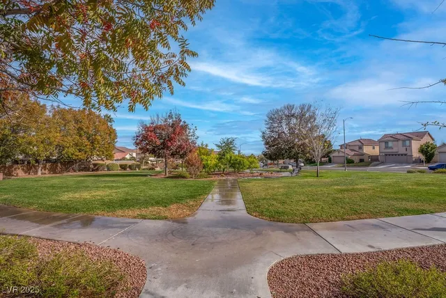 $340,000 | 7925 North Willow Pines Place, Las Vegas, NV 89143