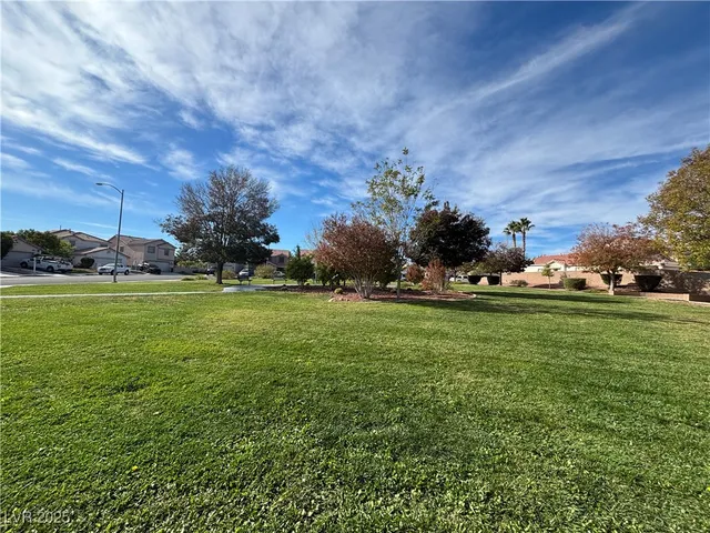 $340,000 | 7925 North Willow Pines Place, Las Vegas, NV 89143