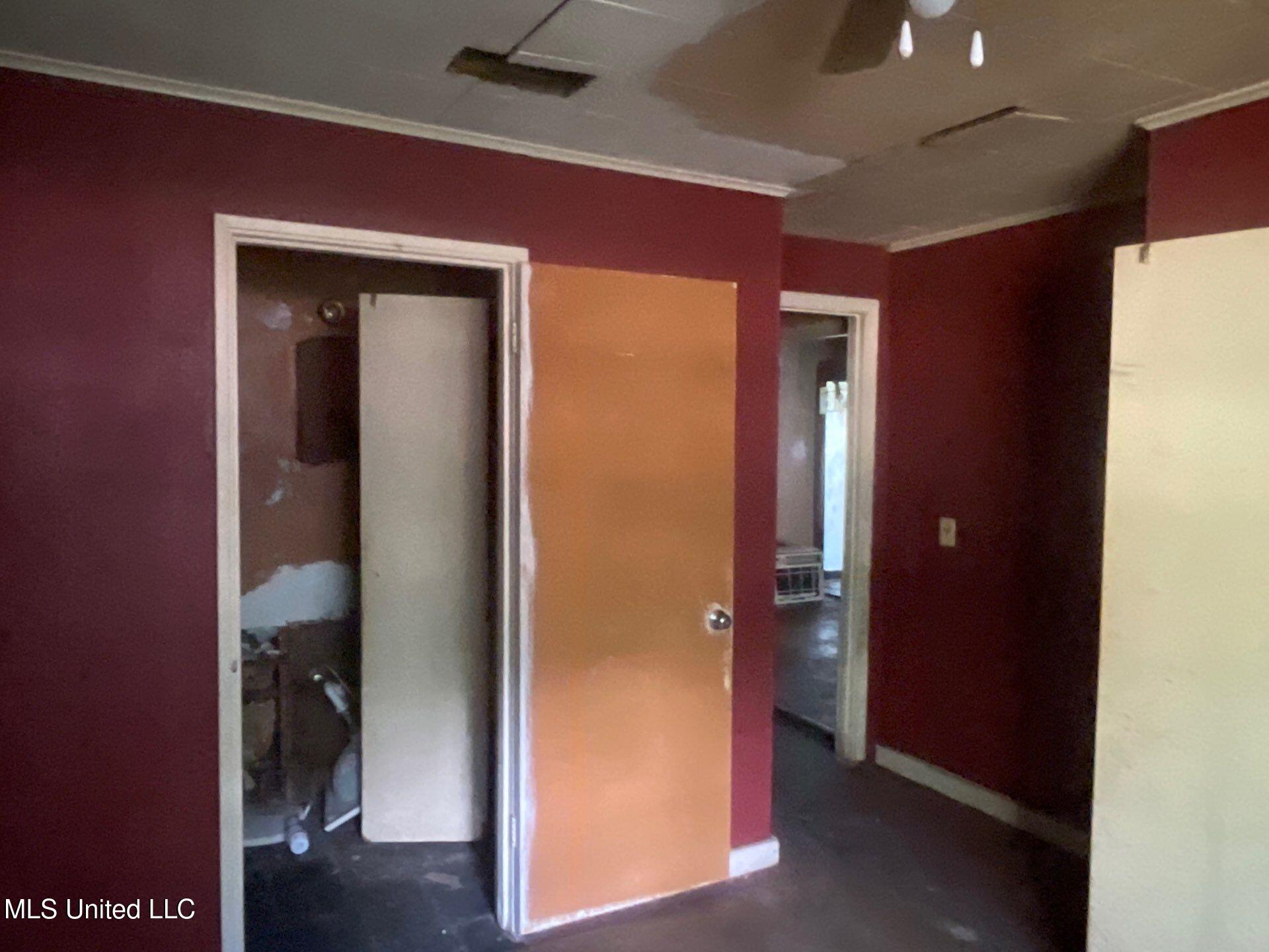 3715 19th Court Meridian, MS 39307 - Photo 16 of 21 242-Oct 07 2025 04_41pm-RiQD