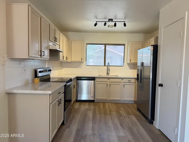 $1,995 | 2358 East Peach Tree Drive, Chandler, AZ 85249