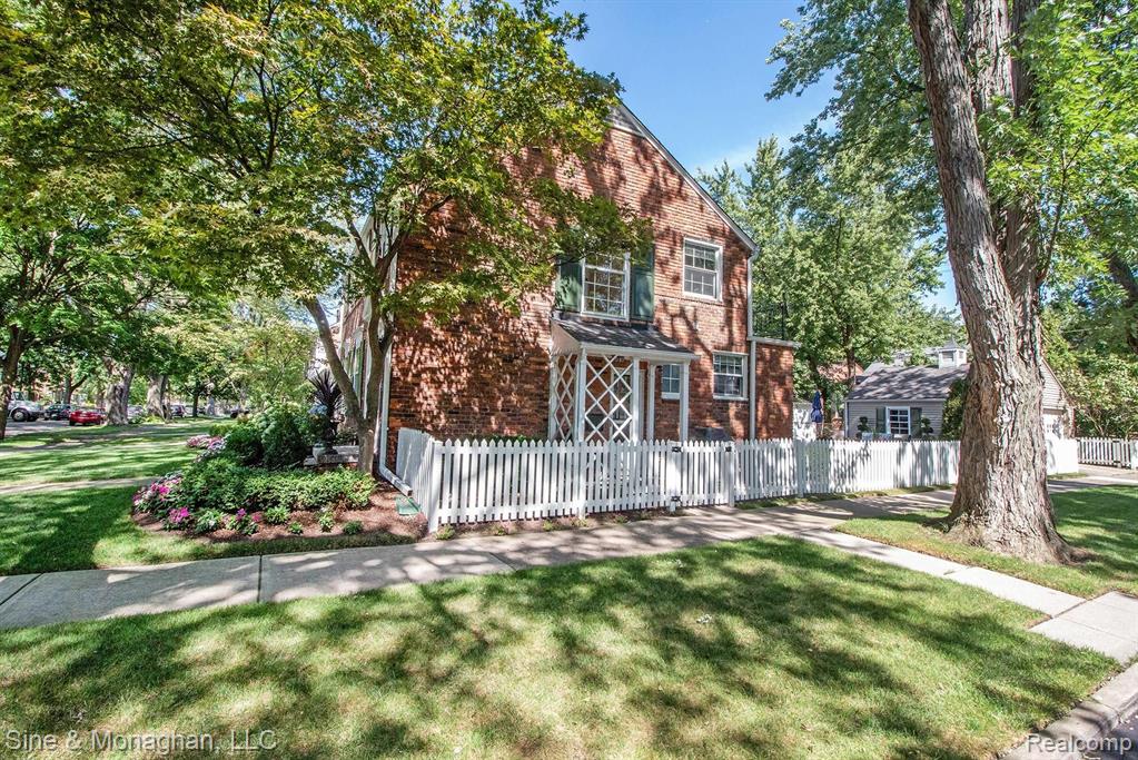 302 Merriweather Road Grosse Pointe Farms, MI 48236 - Photo 33 of 39
