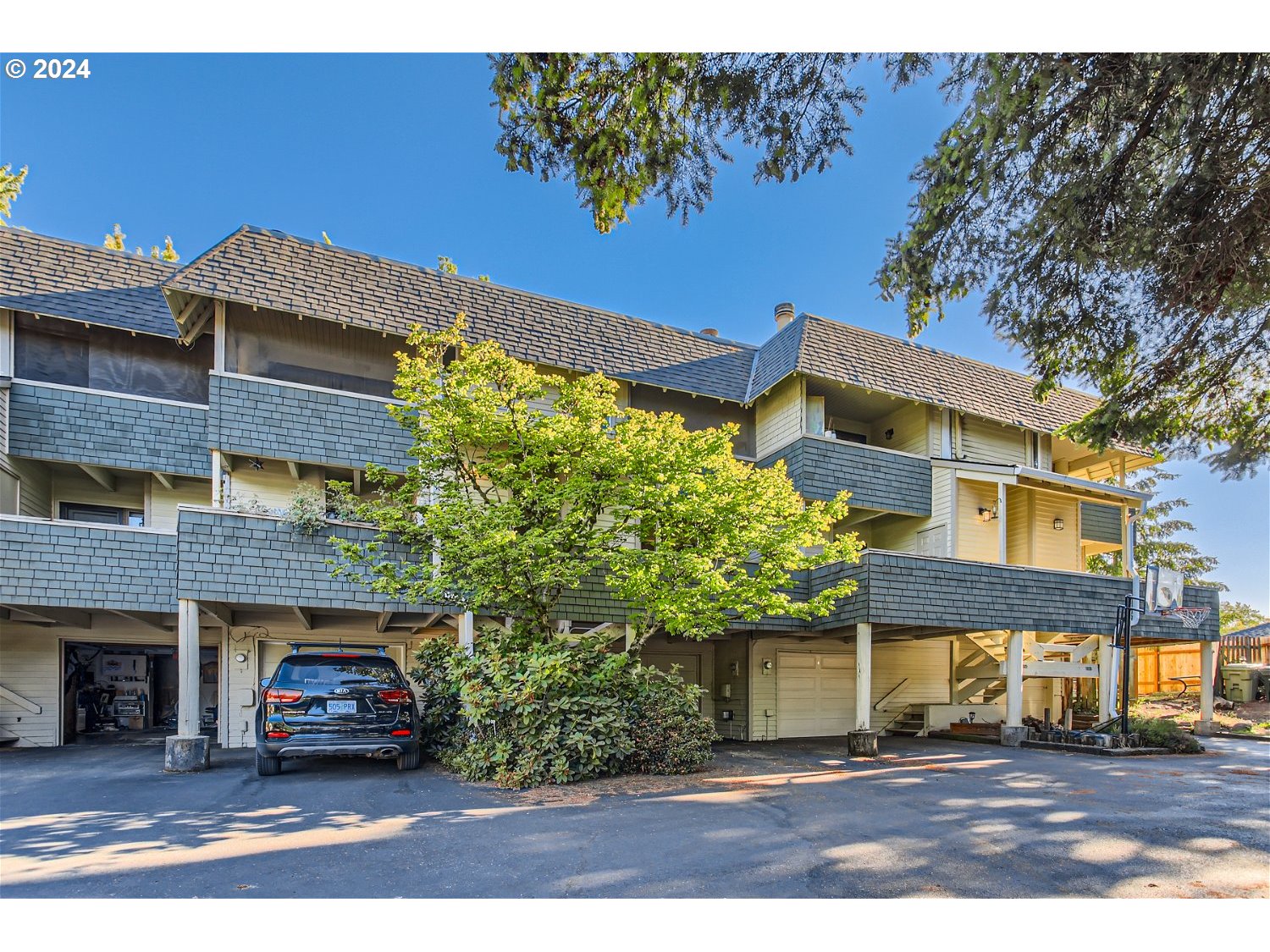 5335 Northwest Innisbrook Place Portland, OR 97229 - Photo 2 of 34 Gallery Image 2