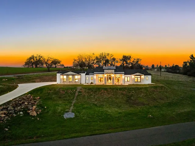 $2,300,000 | 5035 Broken Bow Lane, Rescue, CA 95672