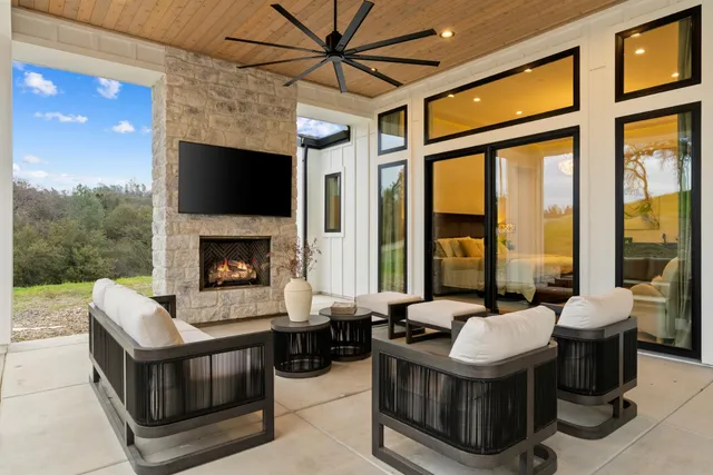 $2,300,000 | 5035 Broken Bow Lane, Rescue, CA 95672