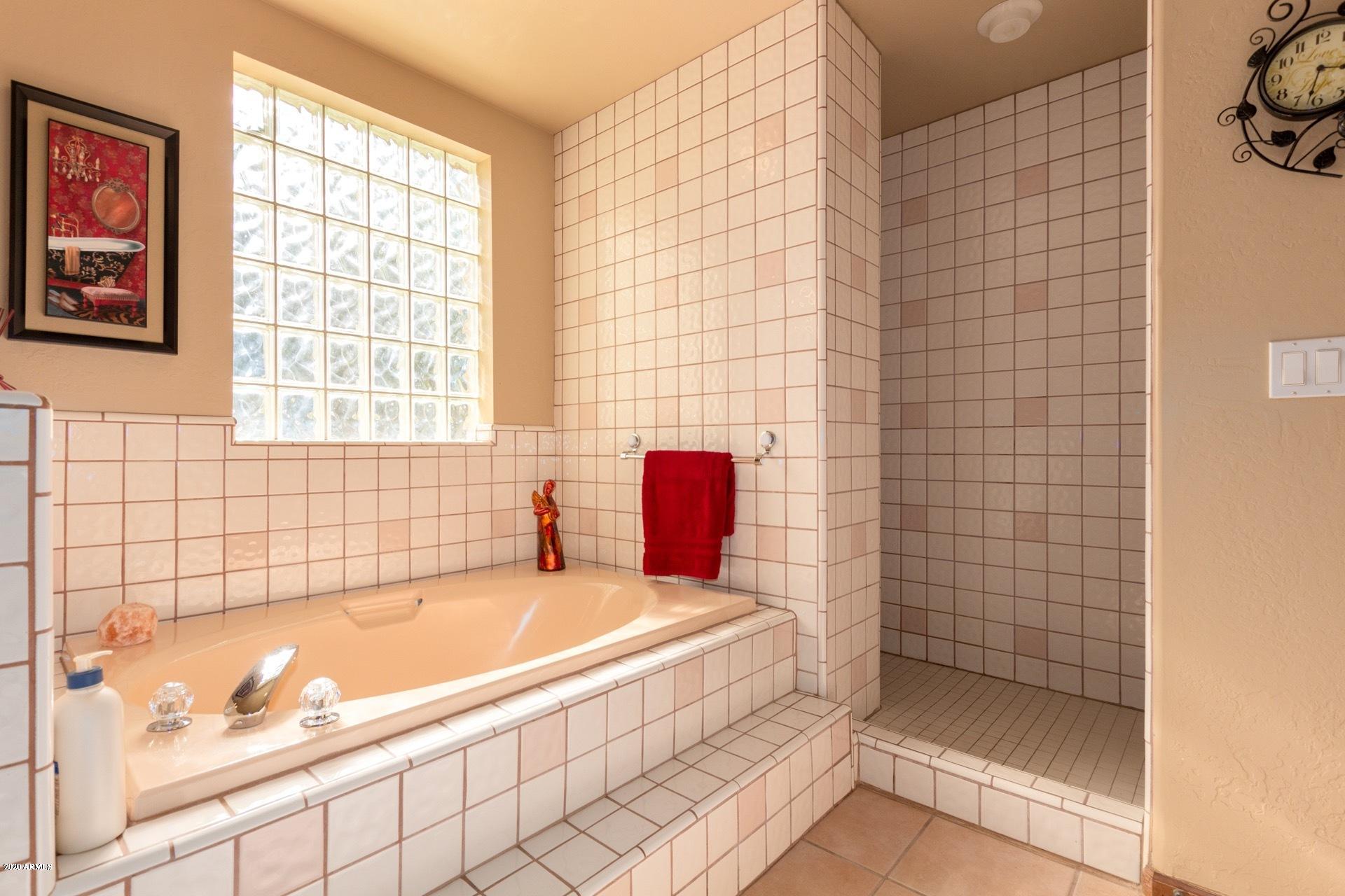 21203 South Lindsay Road Gilbert, AZ 85298 - Photo 27 of 64 Master bathroom
