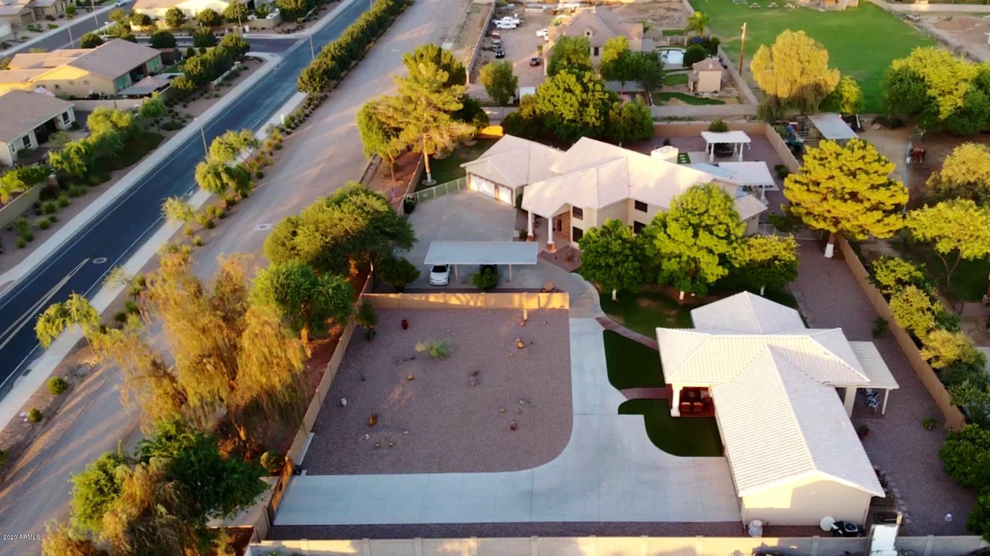 21203 South Lindsay Road Gilbert, AZ 85298 - Photo 4 of 64 A8FFC2BF-D82B-4C58-97BB-02703BA86021