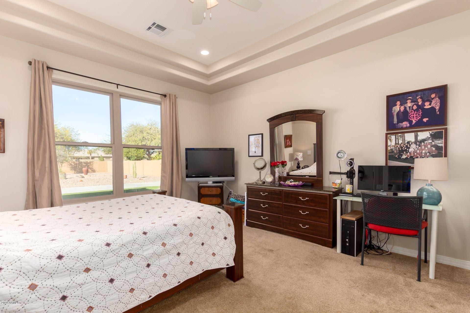 21203 South Lindsay Road Gilbert, AZ 85298 - Photo 52 of 64 Guest house en suite bedroom