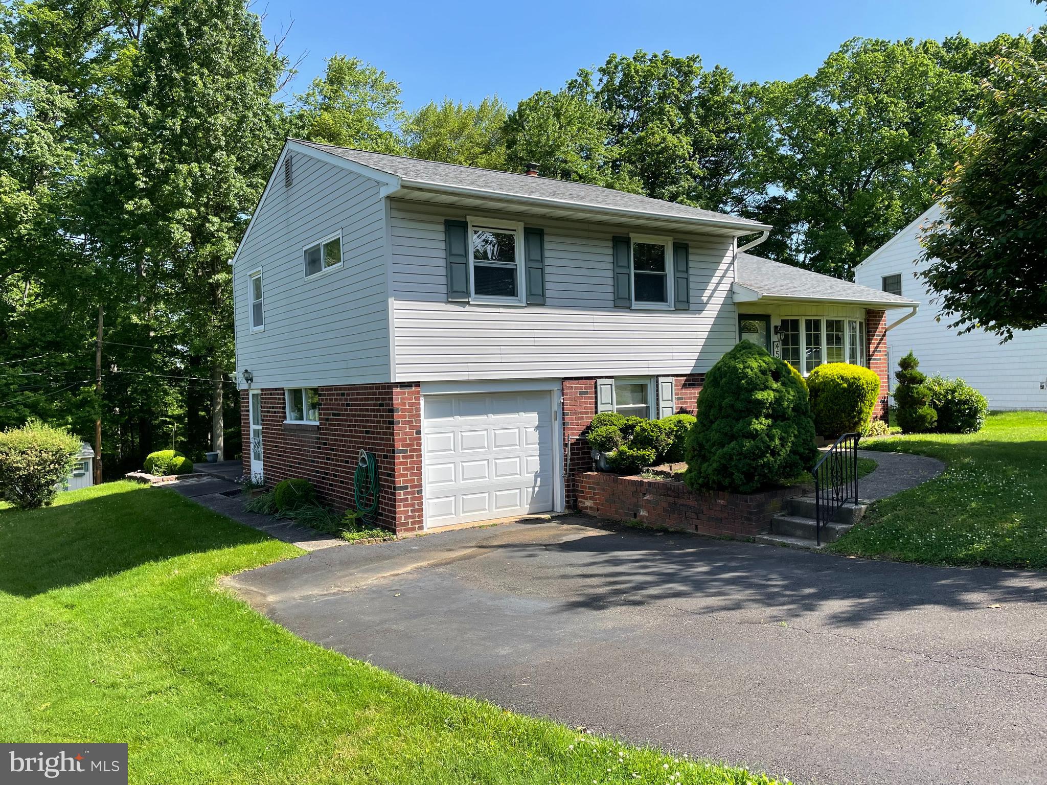 45 Russell Road Willow Grove, PA 19090 - Photo 3 of 26 Exterior Side