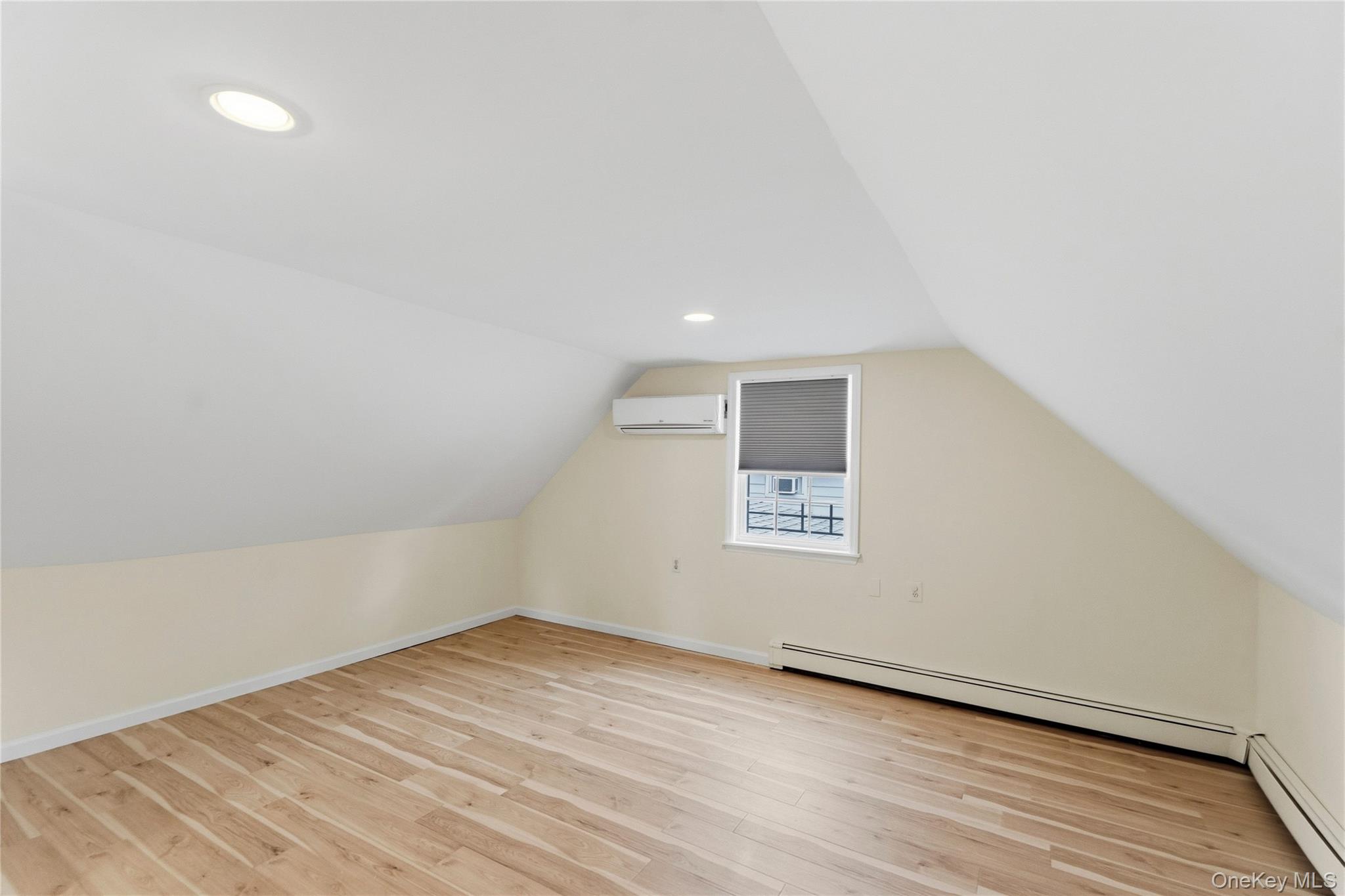 79 Albatross Road Levittown, NY 11756 - Photo 19 of 29 Gallery Image 19