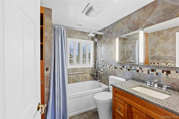 $850,000 | 9 Bowen Place, Stony Brook, NY 11790