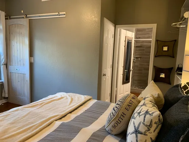 $1,890 | 3404 American Drive, Unit 3210, Lago Vista, TX 78645