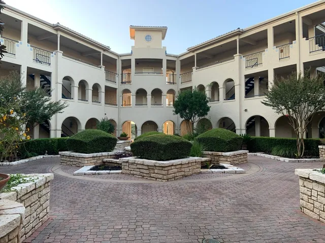 $1,890 | 3404 American Drive, Unit 3210, Lago Vista, TX 78645