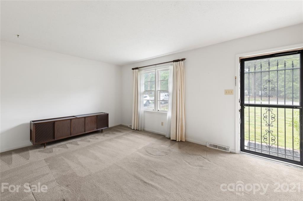 6008 Potter Road, Unit 7 Matthews, NC 28104 - Photo 5 of 27 Gallery Image 5