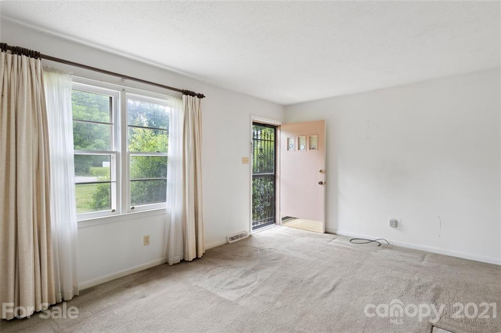 6008 Potter Road, Unit 7 Matthews, NC 28104 - Photo 6 of 27 Gallery Image 6