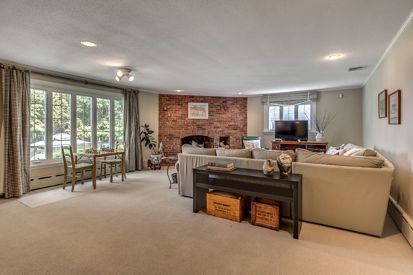 2 Sheldon Road Marblehead, MA 01945 - Photo 12 of 30