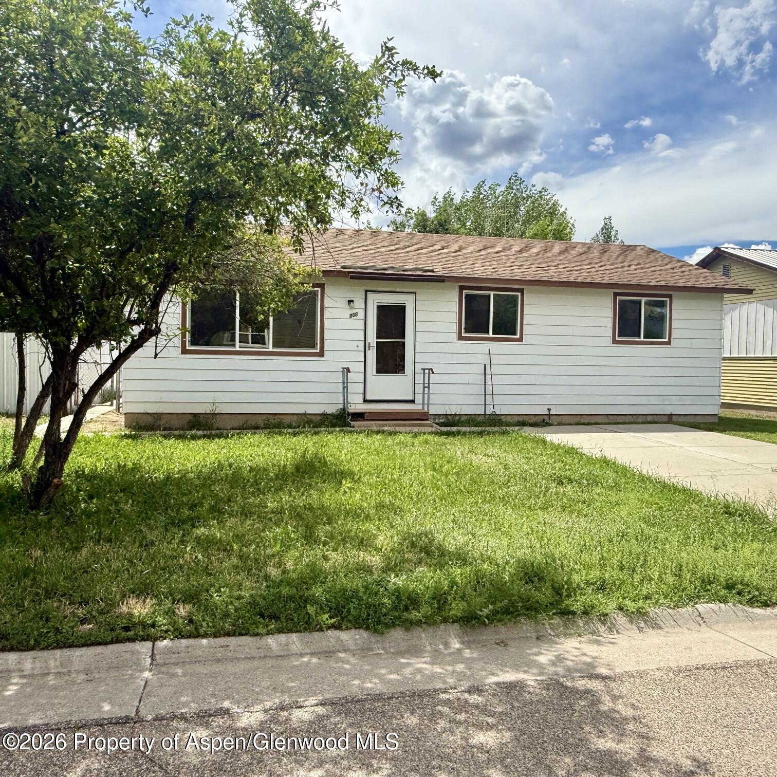 868 Washington Street Craig, CO 81625 - Photo 2 of 27 image3