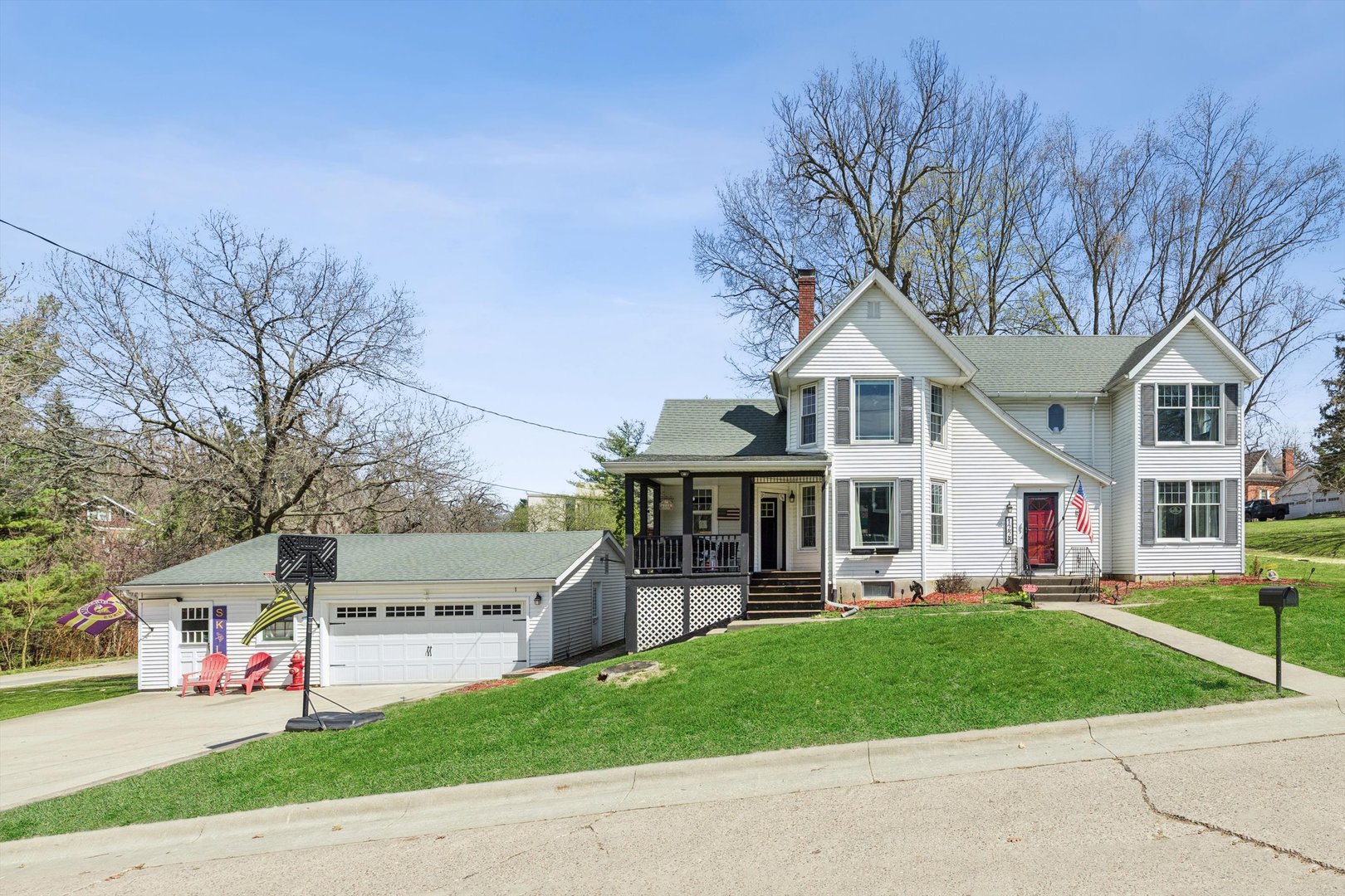 1228 Caroline Avenue Clinton, IA 52732 - Photo 1 of 50