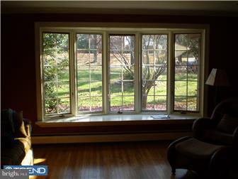 3 Lake Road Thornton, PA 19373 - Photo 5 of 12 Living Room