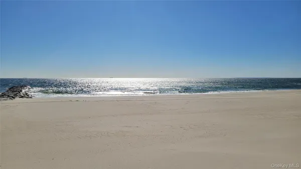 $2,650 | 85 Mohawk Avenue, Unit GARDEN, East Atlantic Beach, NY 11561