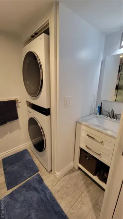 $2,650 | 85 Mohawk Avenue, Unit GARDEN, East Atlantic Beach, NY 11561