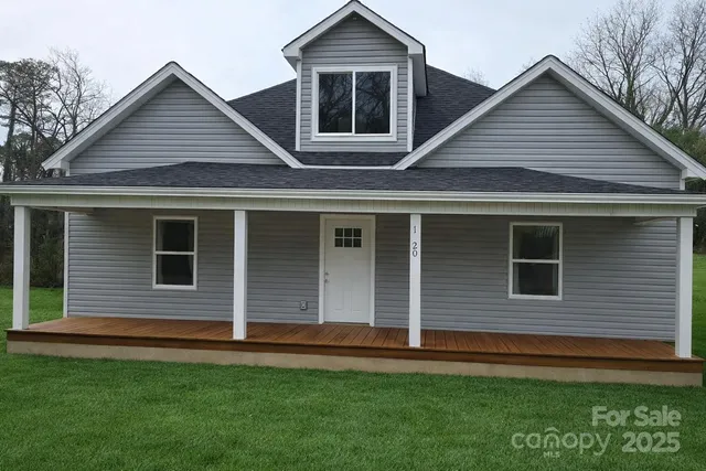 $315,000 | 1820 North Newton Avenue, Newton, NC 28658